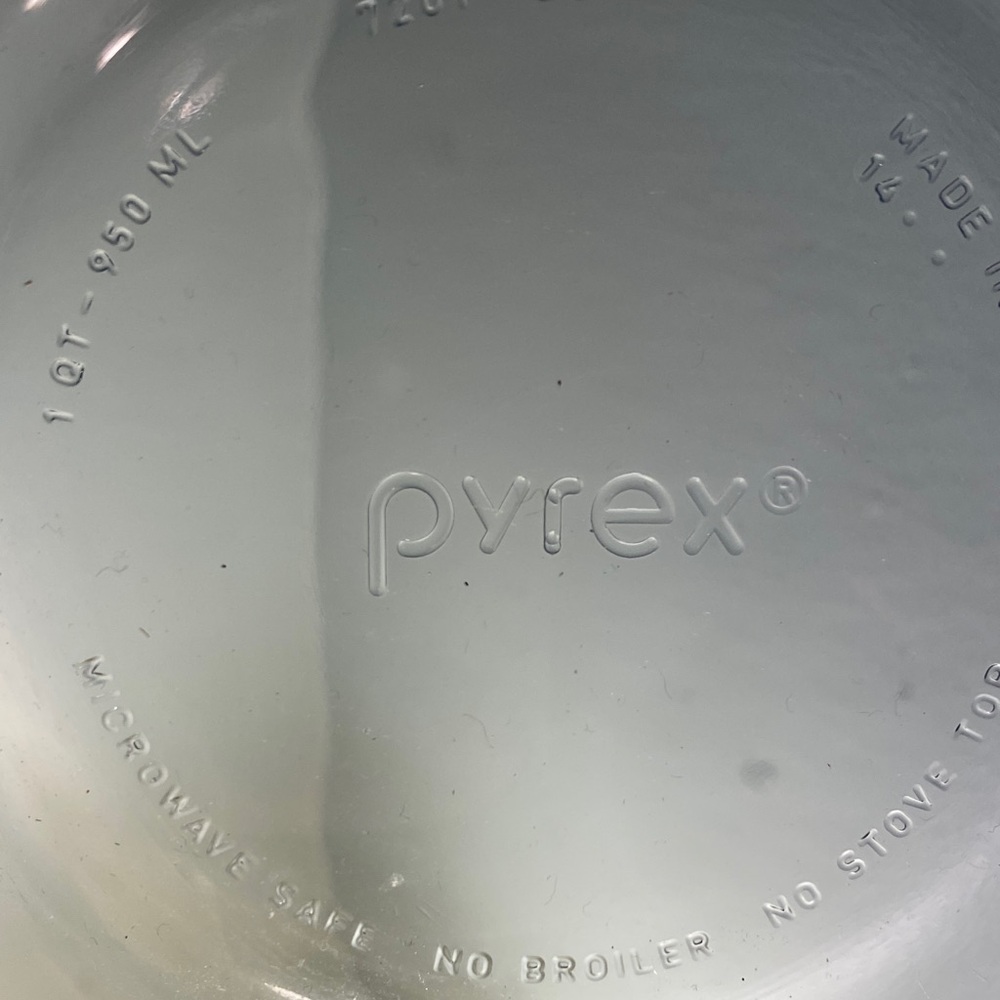Pyrex Ghost Pattern Clear Glass Bowl - Picture 4 of 10